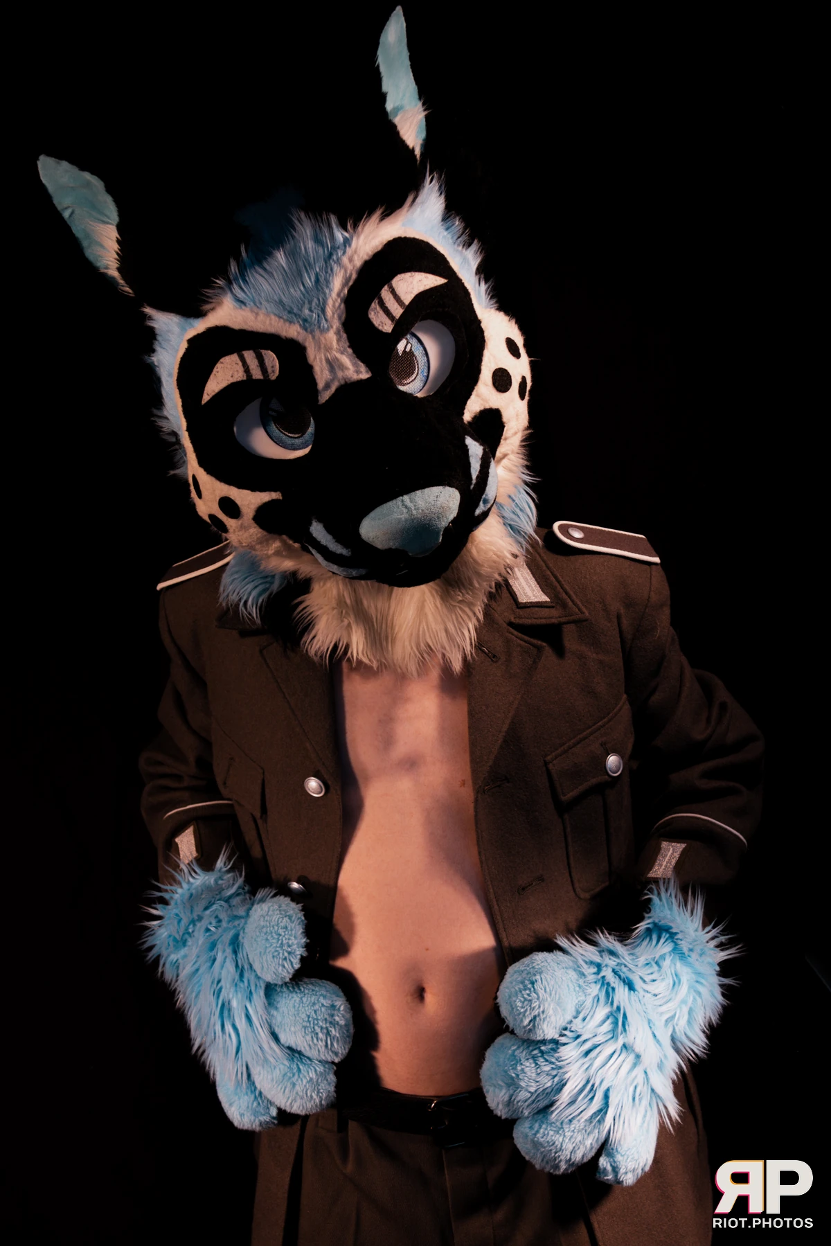 Hagen Hyena — furry & pup photography by Fluffy Riot — photo 46