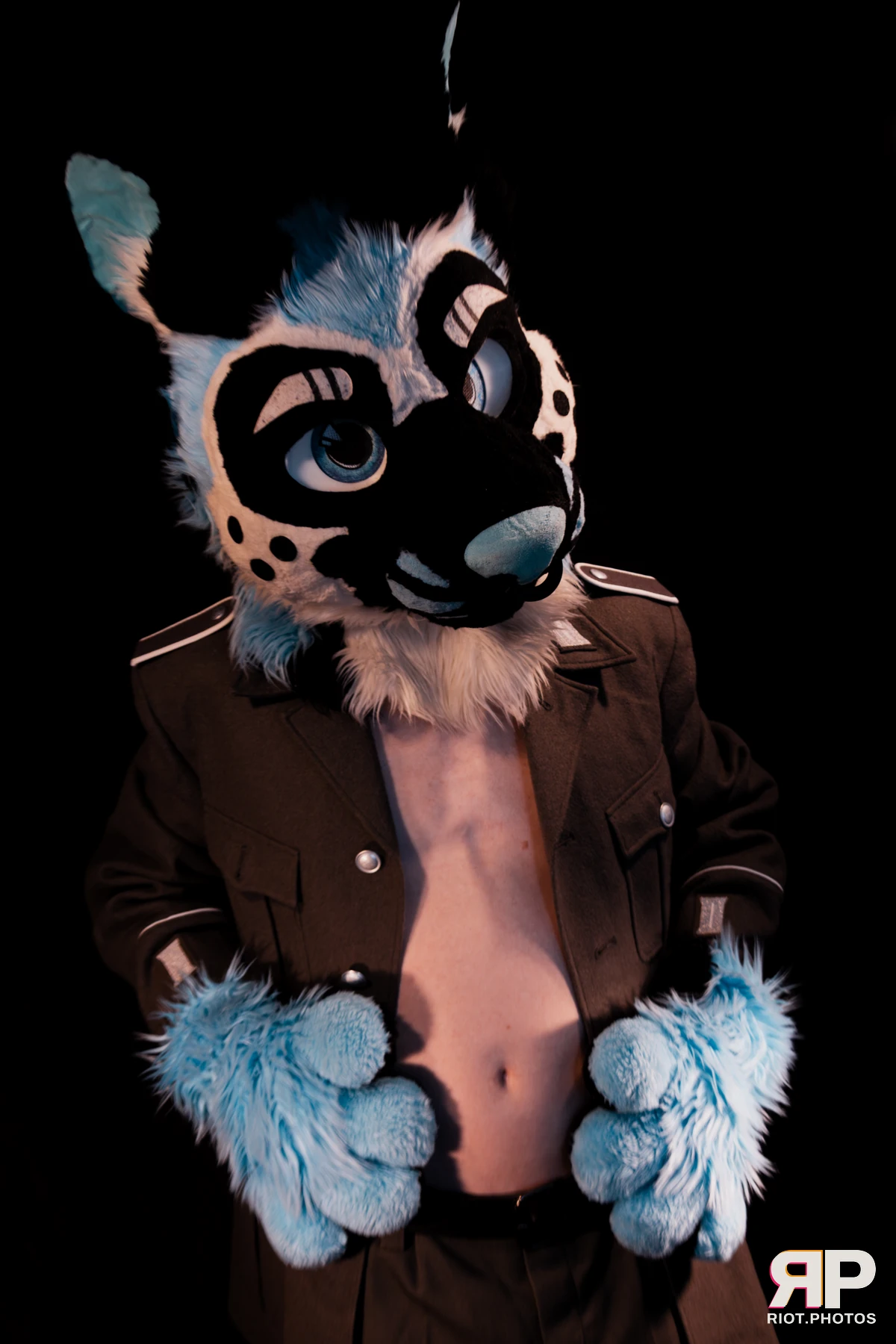 Hagen Hyena — furry & pup photography by Fluffy Riot — photo 47