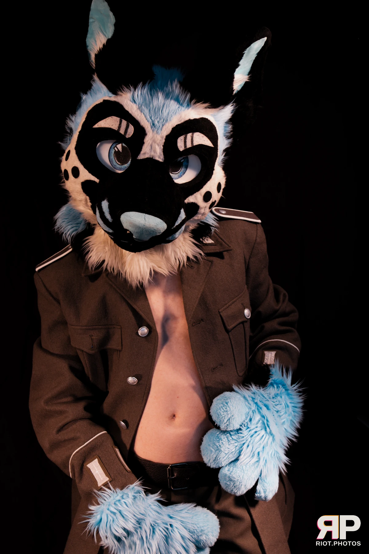 Hagen Hyena — furry & pup photography by Fluffy Riot — photo 48