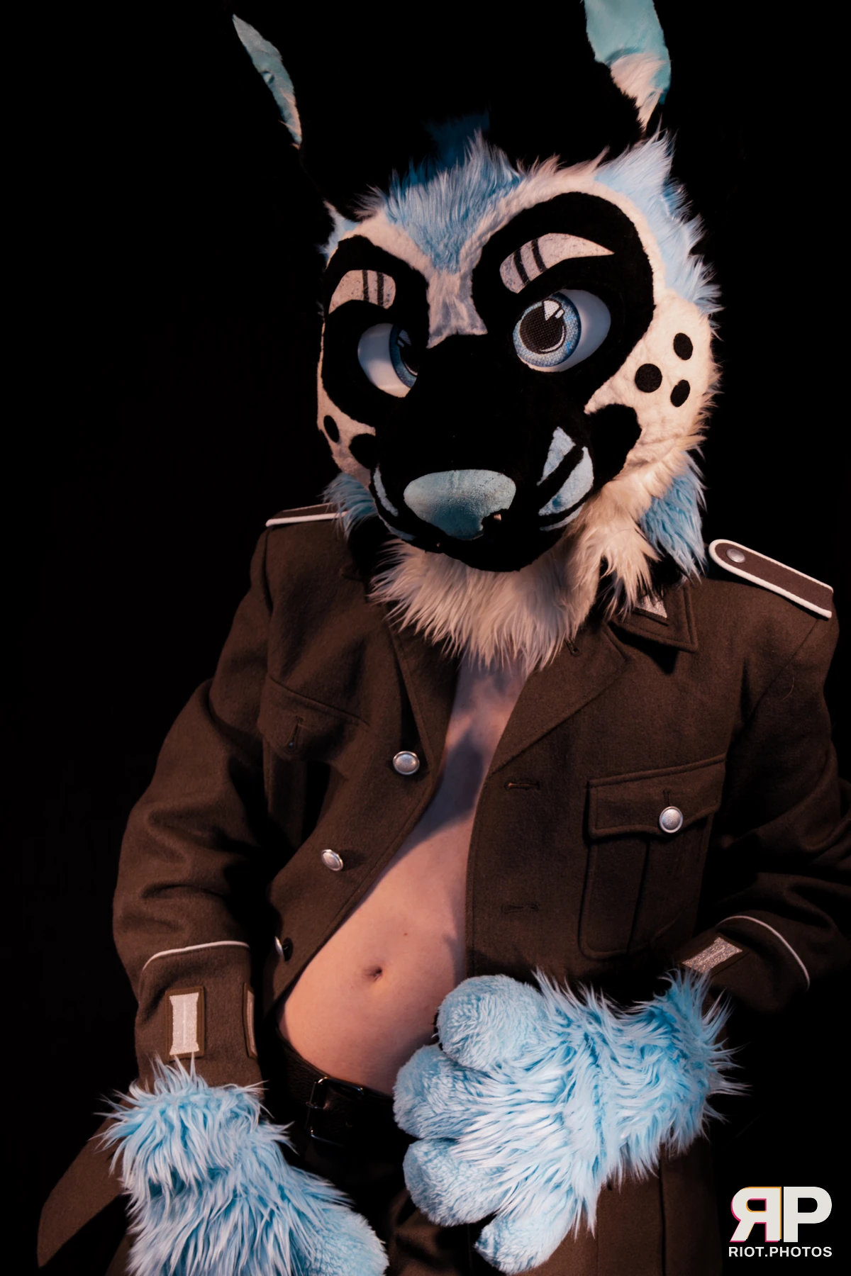 Hagen Hyena — furry & pup photography by Fluffy Riot — photo 50