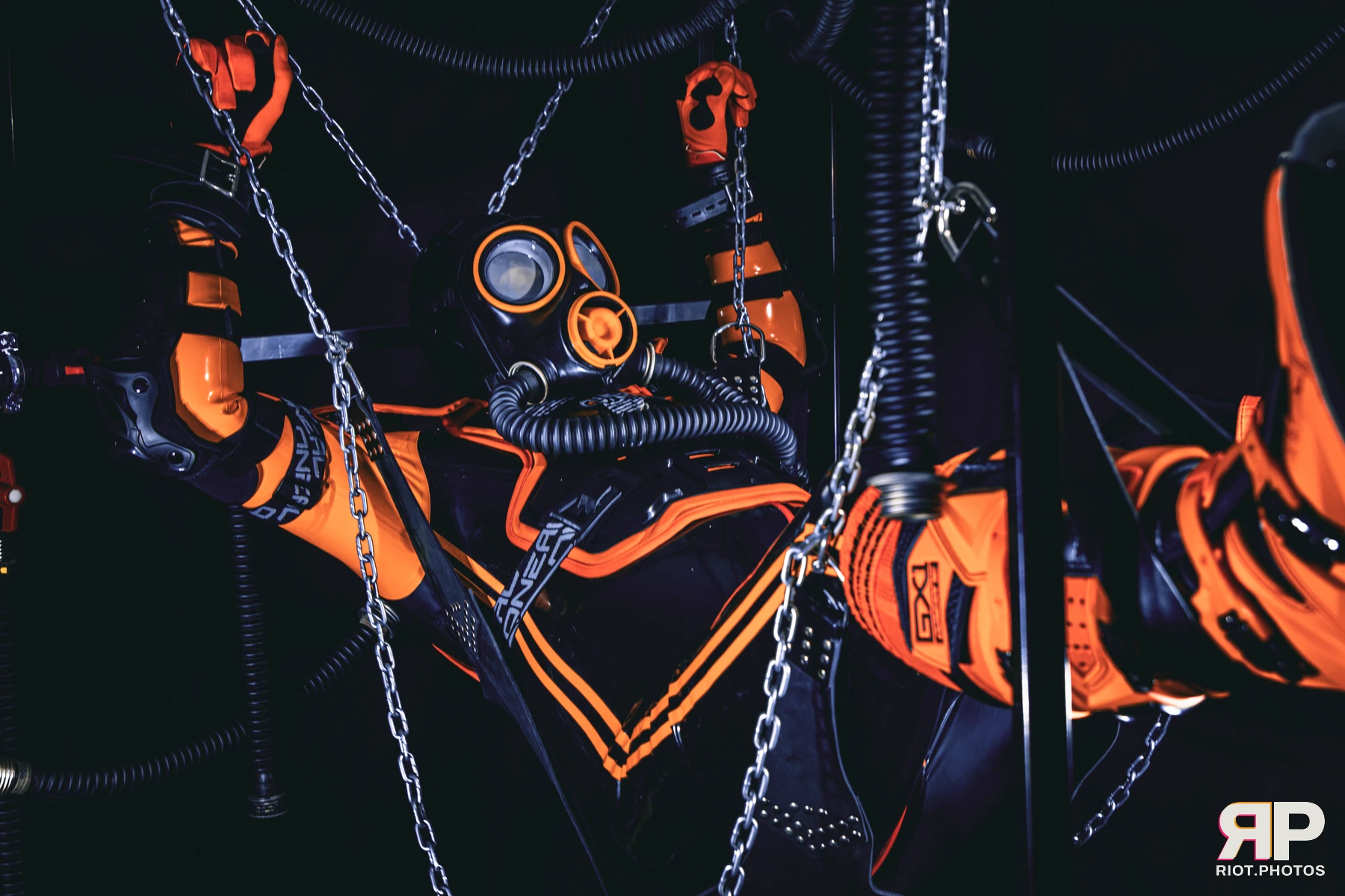 RubberSeduction - furry & pup photography by Fluffy Riot - photo 49