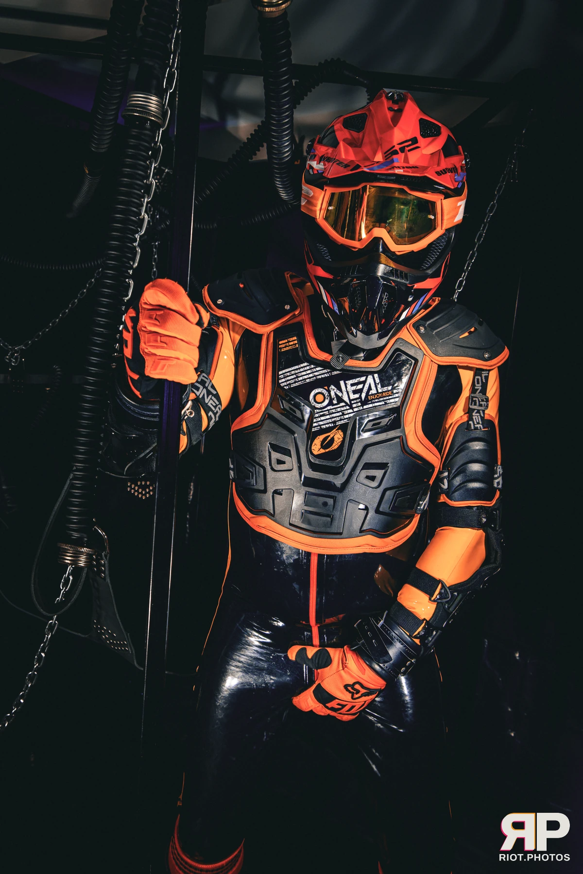 RubberSeduction - furry & pup photography by Fluffy Riot - photo 7